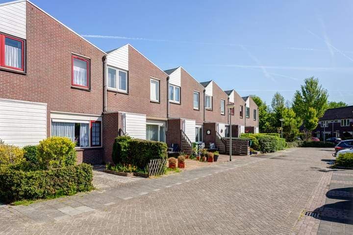 Casa pareada de cuatro dormitorios en Bolswardhoeve, Vlaardingen - En alquiler