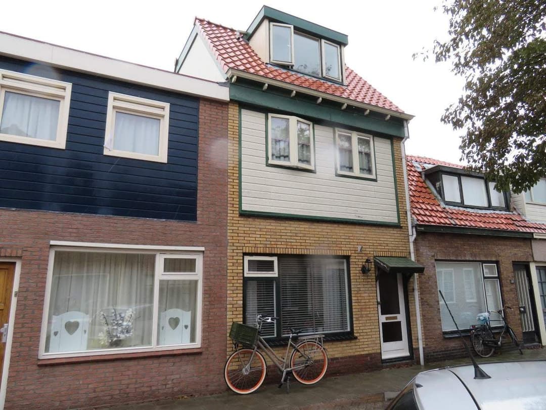 Rijtjeshuis Van Limburg Stirumstraat, Den Helder - Te Huur