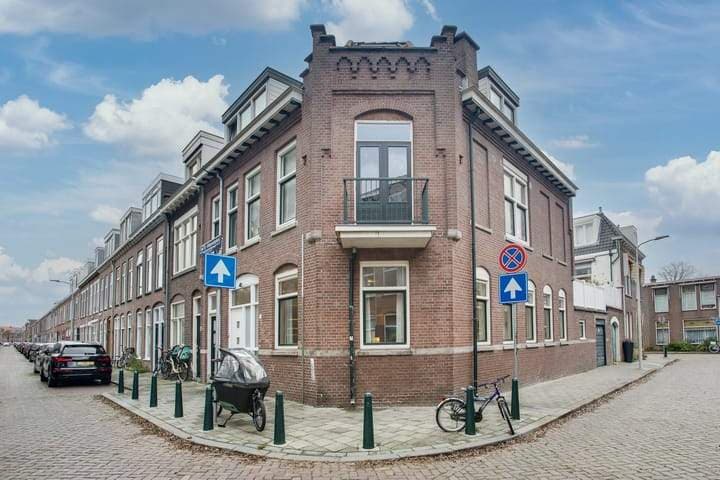 3 Bedroom Apartment, Van St. Aldegondeplein, Den Haag - For Rent