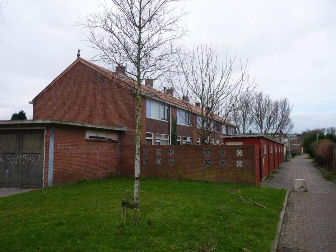 Single-family home at Lingestraat 10, Den Helder - For Rent