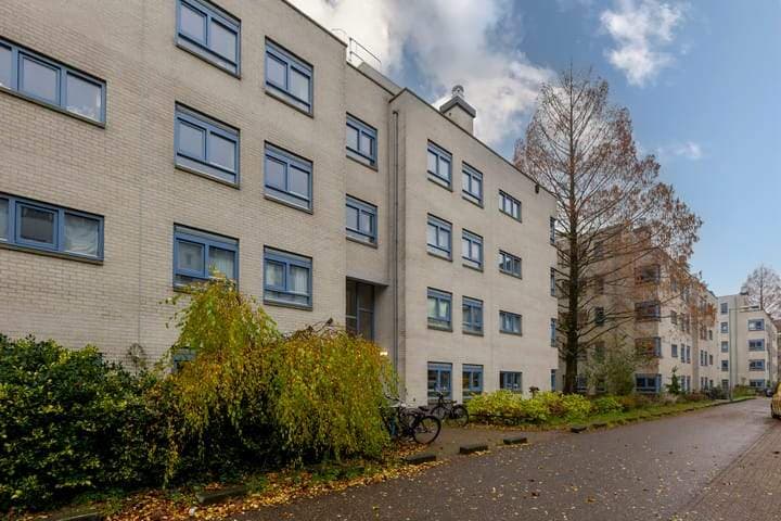 Apartamento de 4 habitaciones en Spinozahof, Ámsterdam - En alquiler