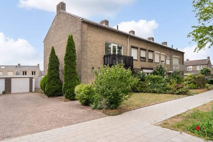 Casa de esquina Nassaulaan, Weert - En alquiler