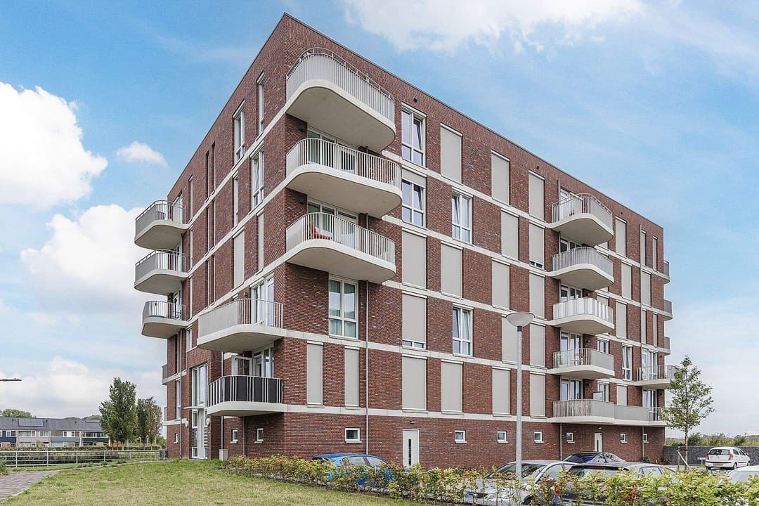 Apartment Maasdijk 187, Breda - For Rent