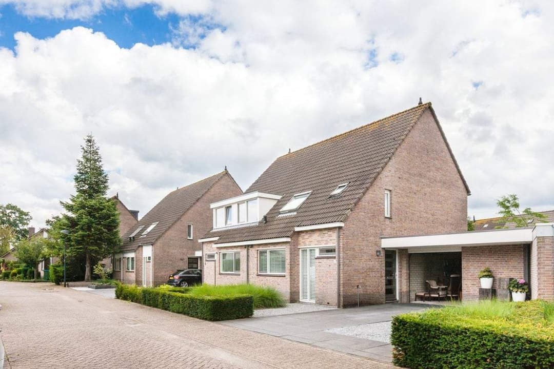 Terraced House Wiekslag 21, Oosterhout - For Rent