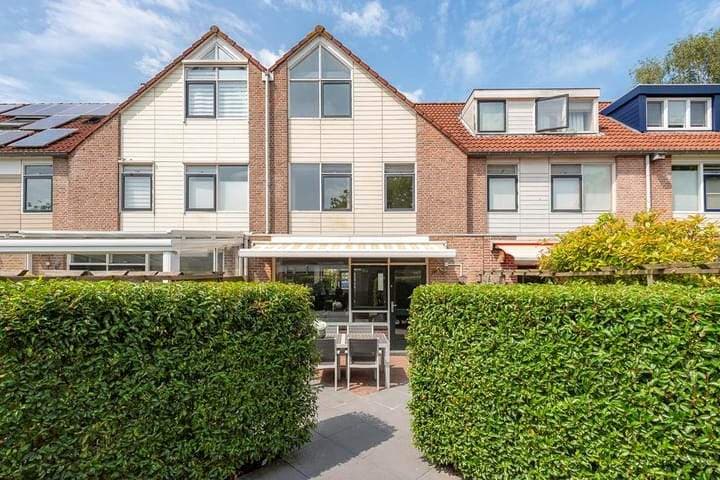 Gezinswoning in Amstelveen Beroepenbuurt - Te huur