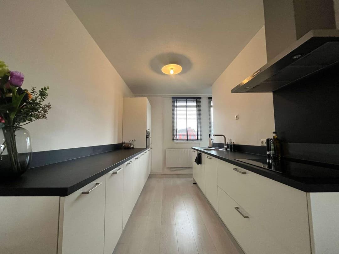 3 Bedrooms Apartment in Rotterdam City Centre - For Rent