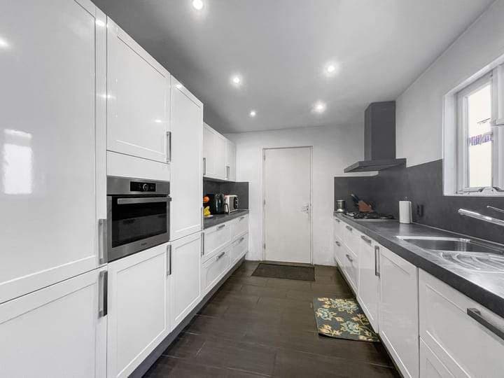 Hoge Larenseweg 241, 1221 AP Hilversum - en alquiler