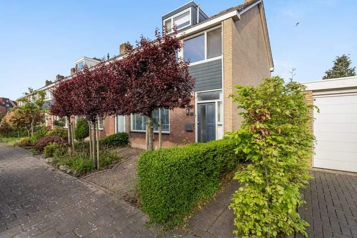 Hoekwoning Albert Schweitzerstraat 443, Papendrecht - Te huur