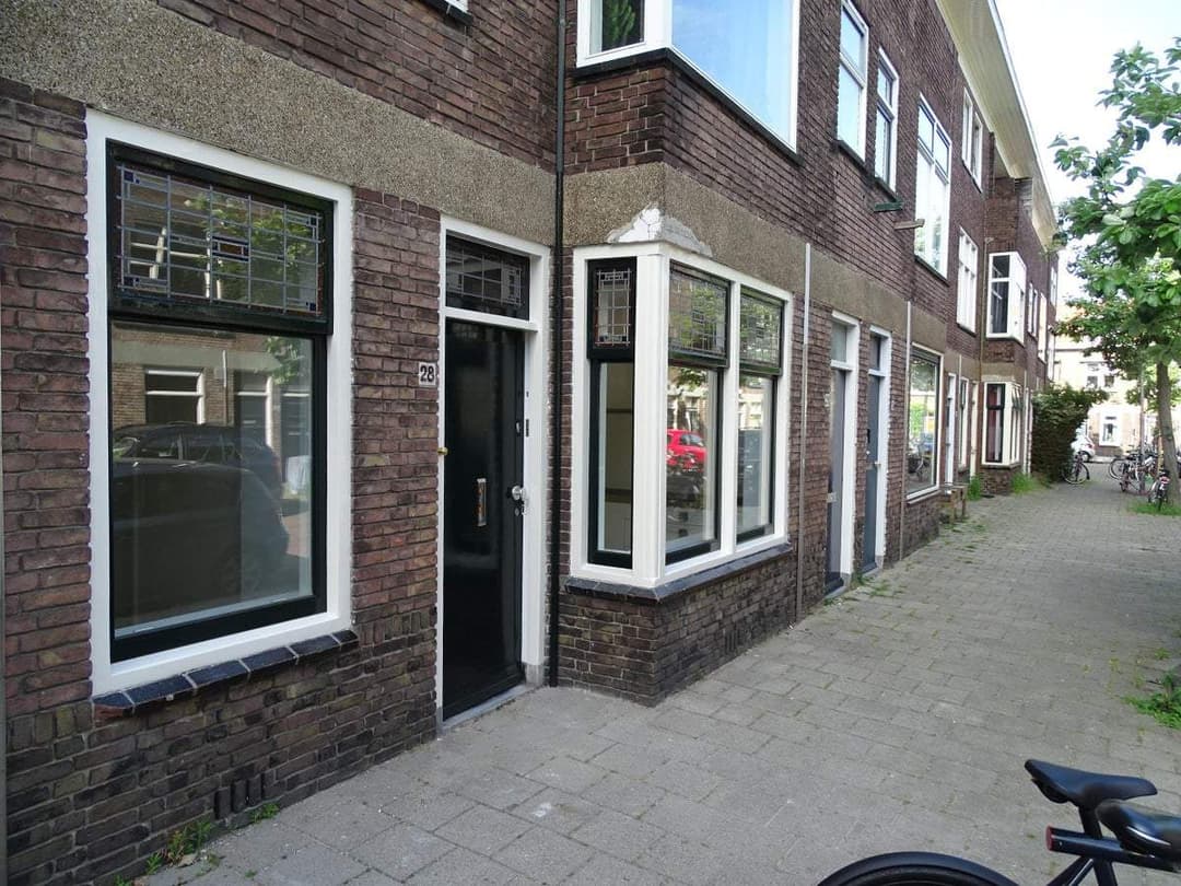 Flat Isaäk Hoornbeekstraat, Delft - For Rent