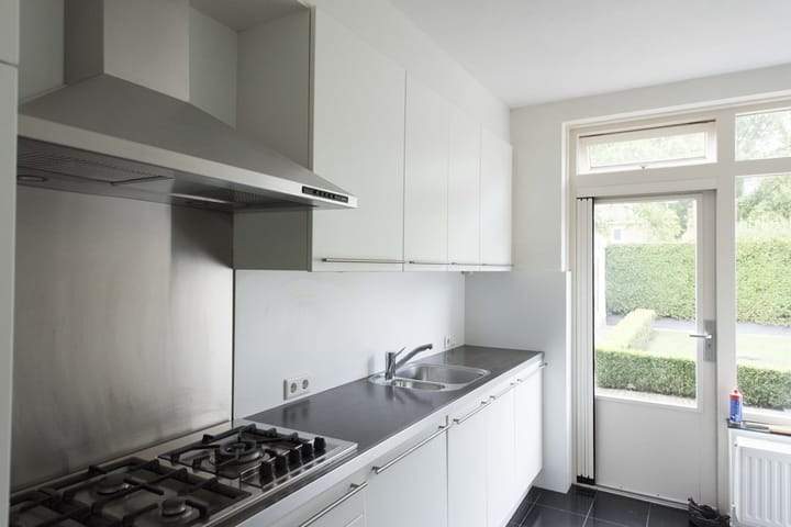 Half-detached house Van Heukelomstraat, Weert - For Rent