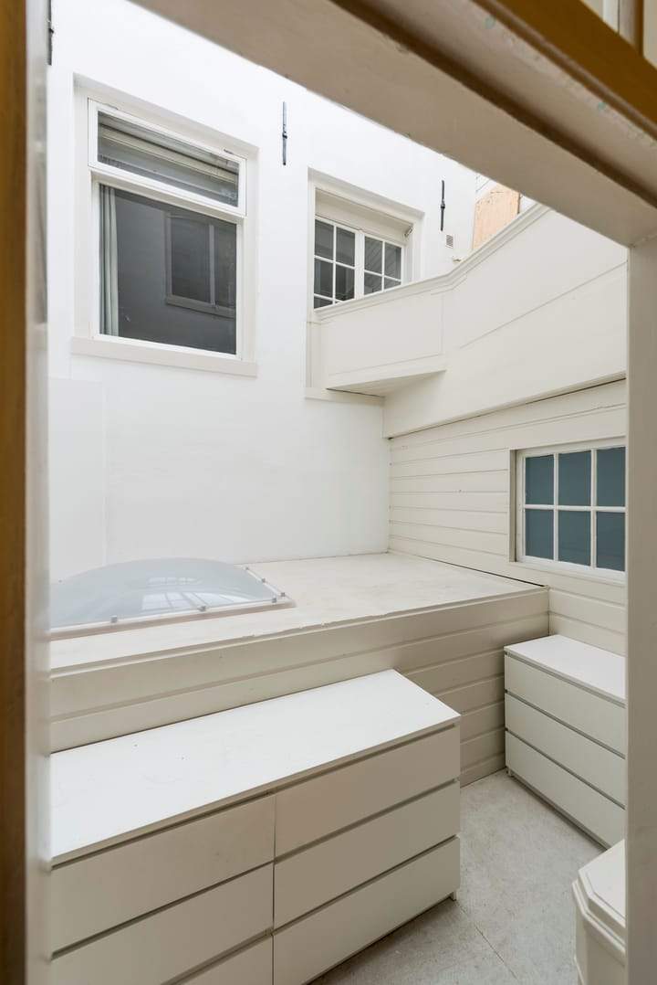 2-Room Apartment on Singel, Amsterdam - For Rent