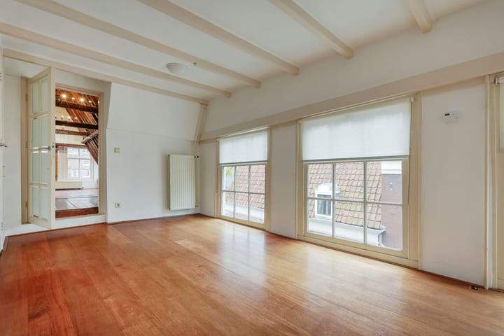 Ruime drielaagse woning aan Oude Spiegelstraat, Amsterdam - Te huur