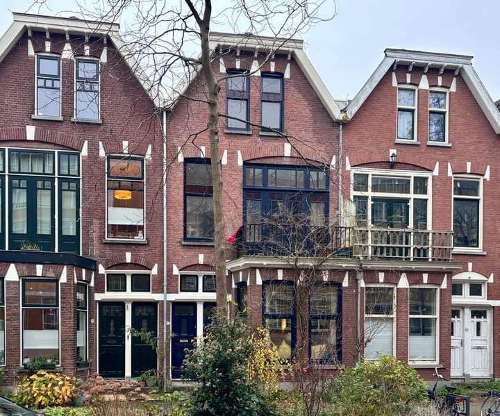 4-Room Double Upper House at Hondiusstraat, Rotterdam - For Rent