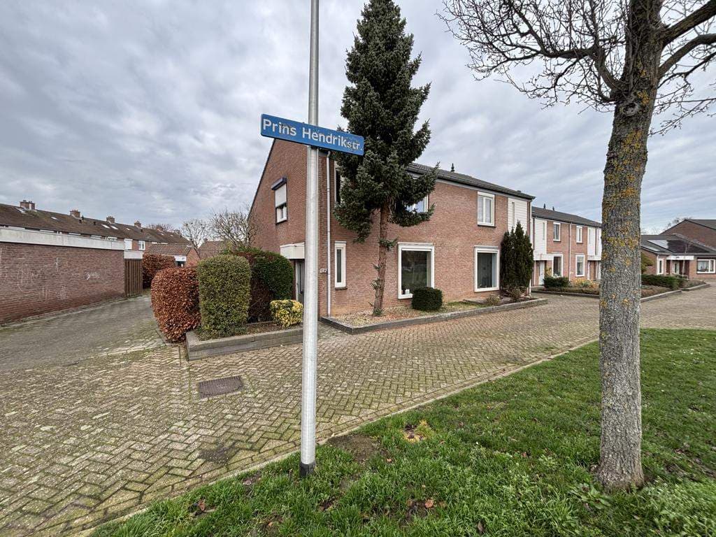 Eckhaus an der Prins Hendrikstraat, Hoensbroek - Zu Vermieten