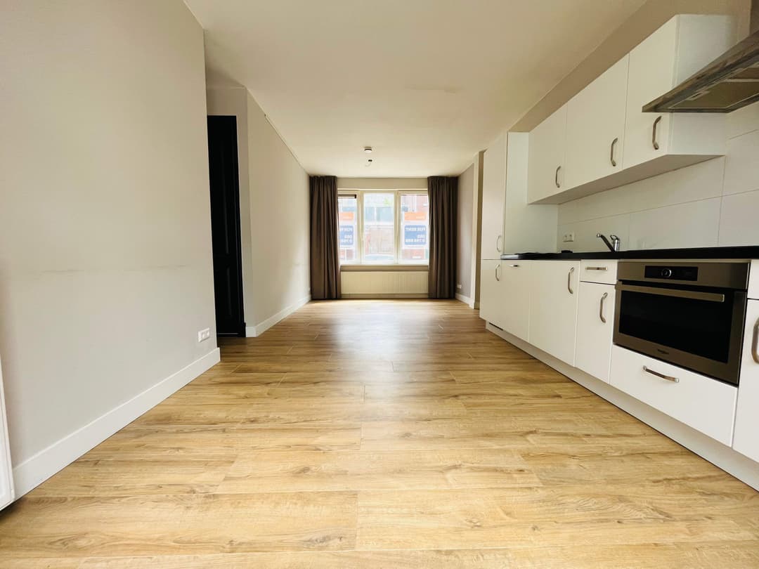 Apartment Randstraat, Rotterdam - For Rent