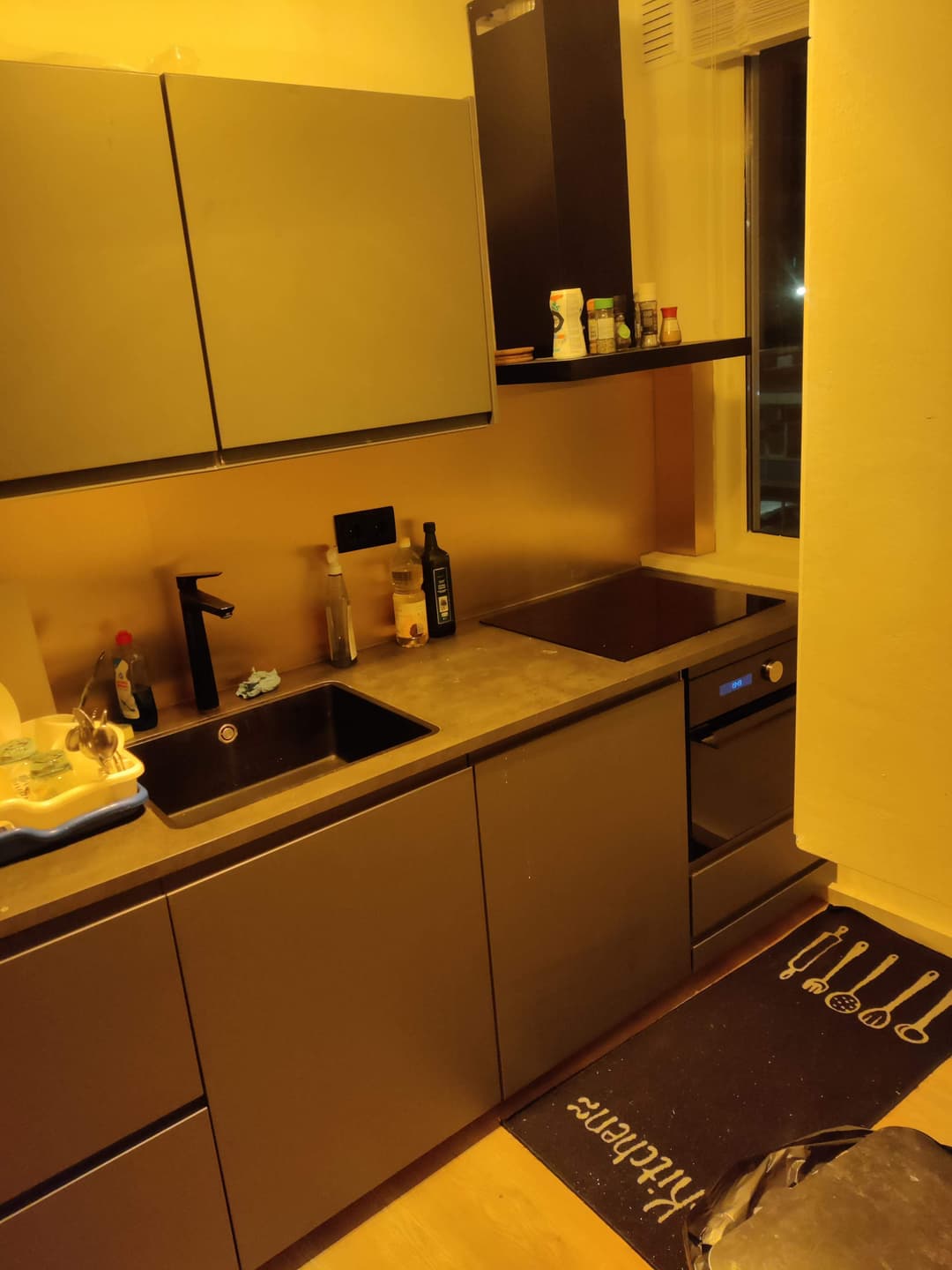 Gemeubileerde kamer aan de Kerstendijk, Rotterdam - Te Huur