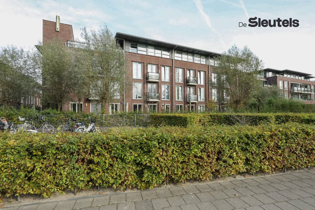 2 Bedroom Apartment at Rouboslaan 166, Voorschoten - For Rent