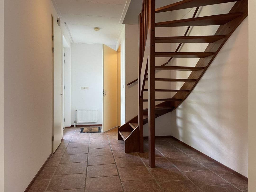 House Hoofdweg, Nieuw-Vennep - For Rent