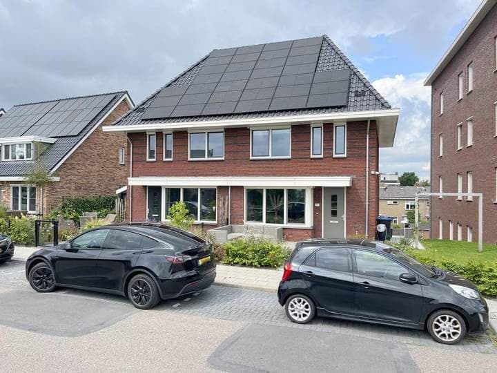 Rijsdijk 31, Krimpen aan de Lek — Semi-detached House (Furnished)