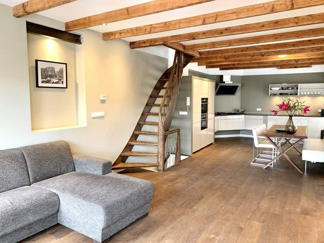 Flat Oudezijds Voorburgwal, Amsterdam - For Rent