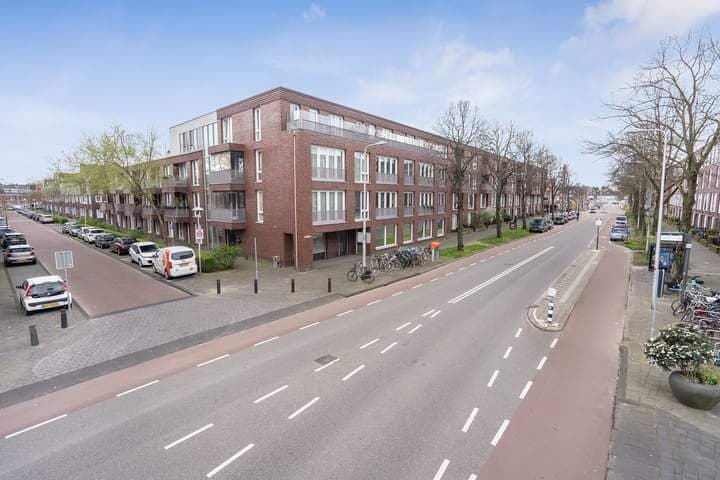3-Room Apartment Laan van Chartroise, Utrecht - For Rent