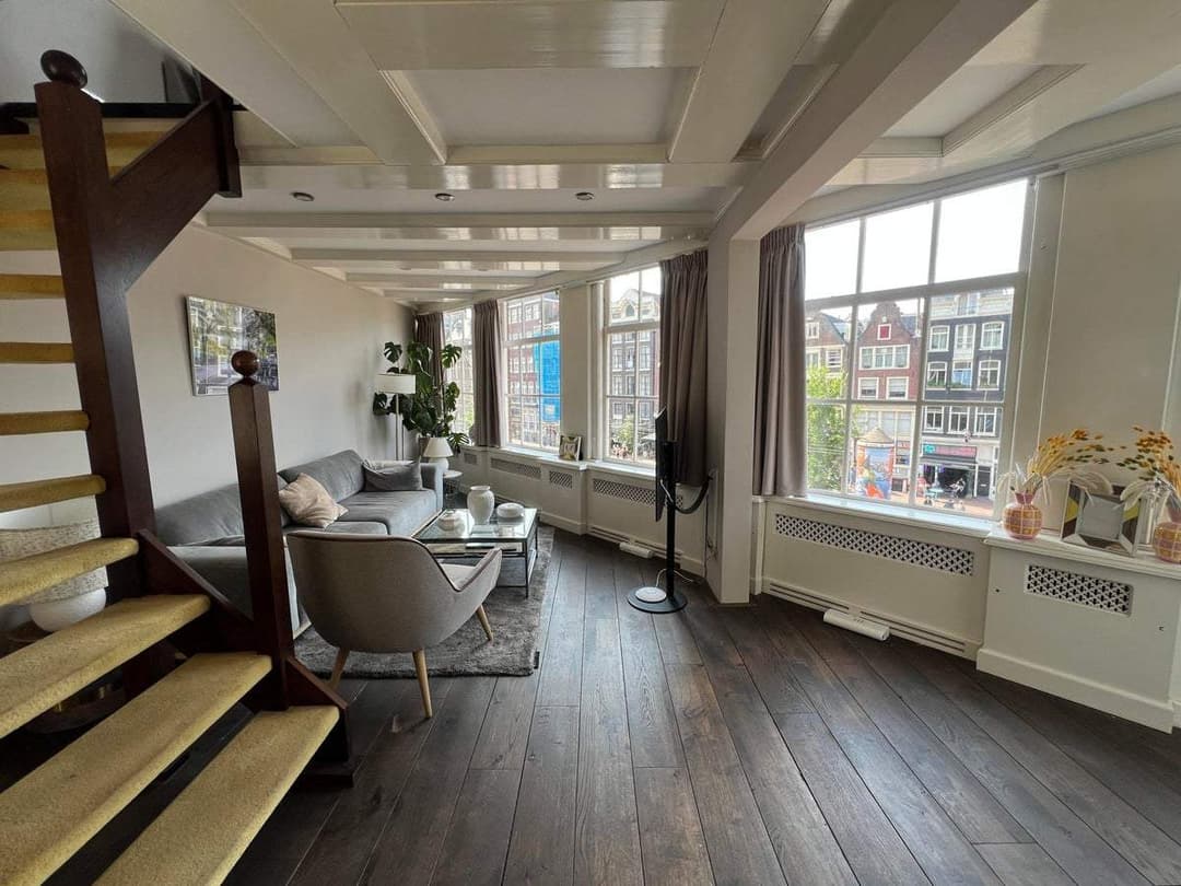 Flat Nieuwezijds Voorburgwal, Amsterdam - For Rent