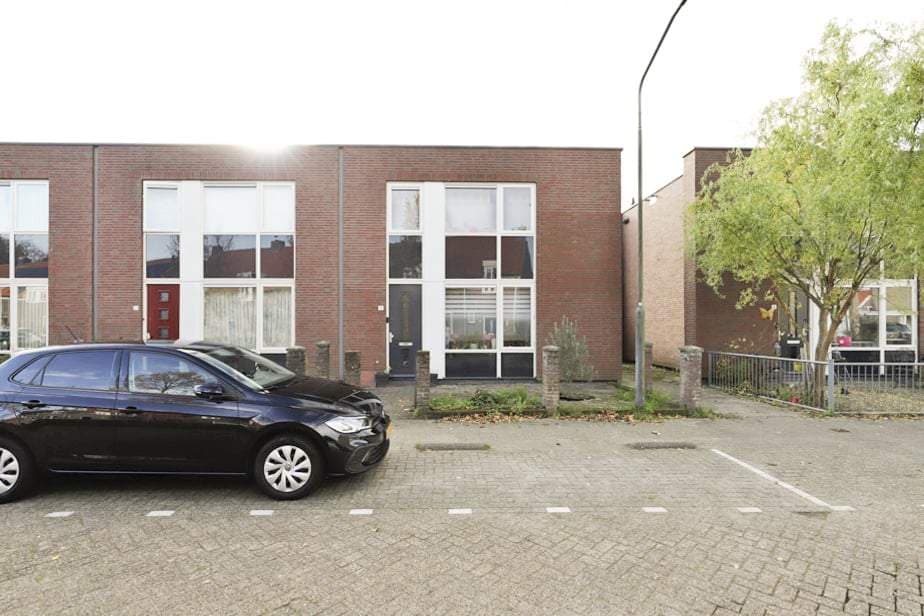 Maison familiale à Sint Benedictusstraat, Oosterhout - À louer