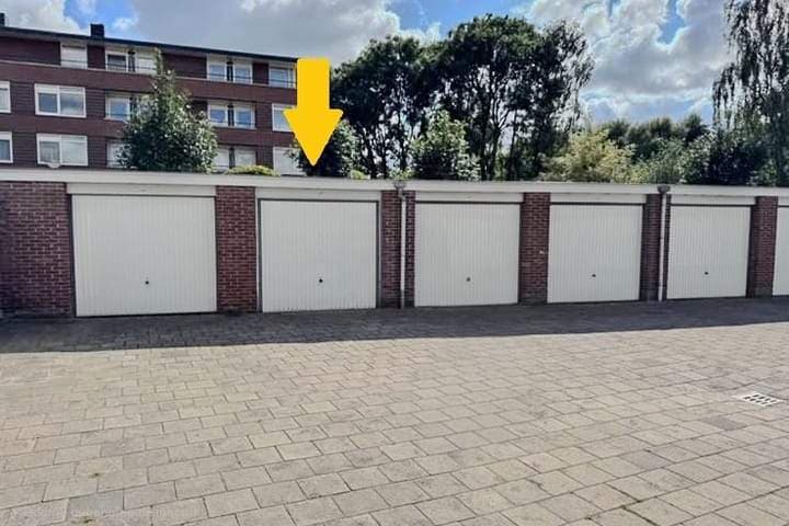 Garage Box at Prinses Beatrixlaan, Waddinxveen - For Rent