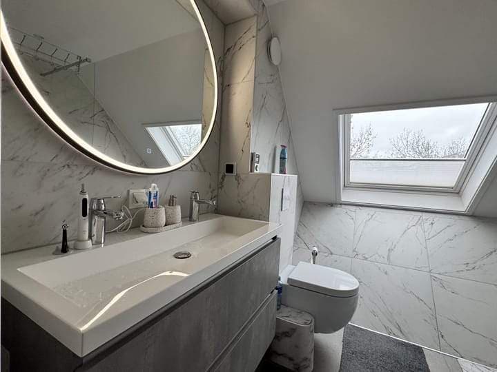 Family-friendly 3-bedroom house with garden in Hoofddorp - For Rent