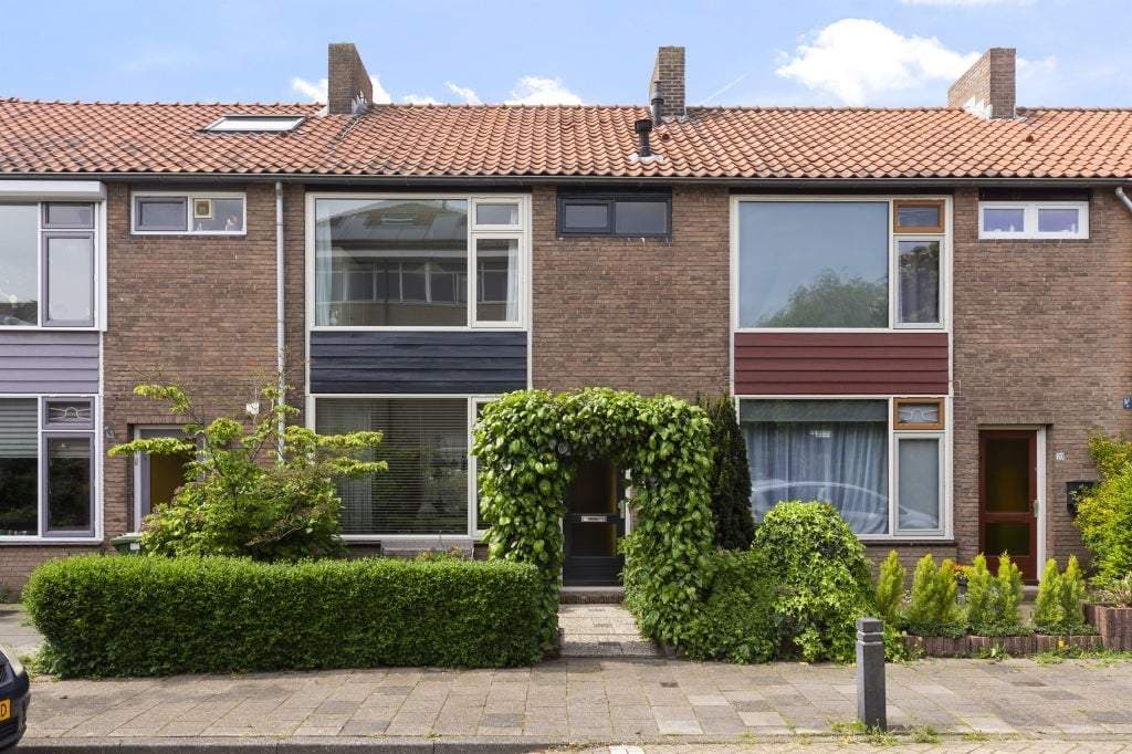 House A.J. van Reststraat, Poeldijk - For Rent