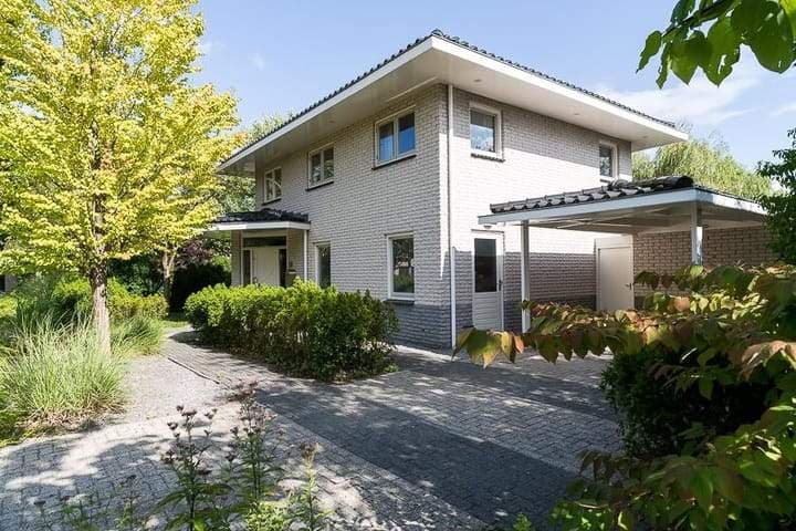 Villa Mannus Frankenstraat, Almere - Zur Vermietung