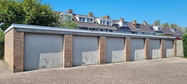 Garaje Schultz van Haegenstraat, Hendrik-Ido-Ambacht - En alquiler