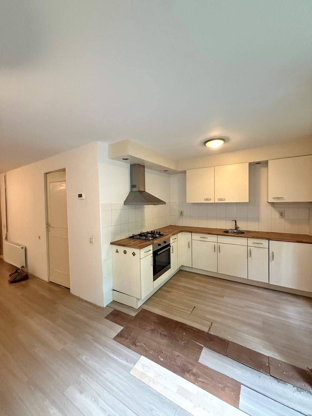 Rodenrijselaan, Rotterdam — Apartamento en sótano