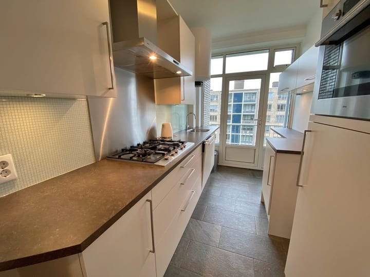 4-Kamer Appartement aan Van Alkemadelaan, Den Haag - Te Huur